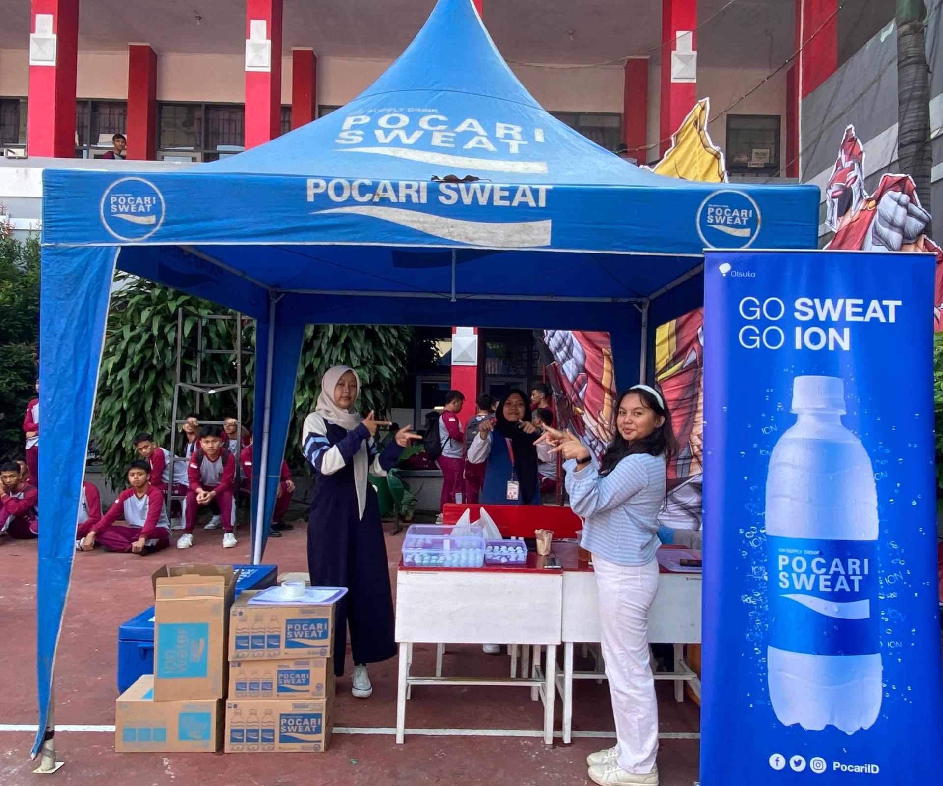 image-Dari Pre-Order ke Stand, Sie 6 OSIS Moklet Jalankan OSIS Corner dan OSIS Mart 